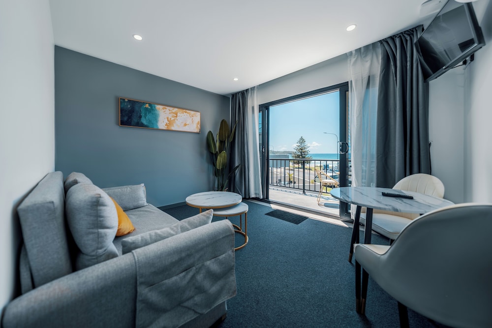 Mollymook Shores 40/57