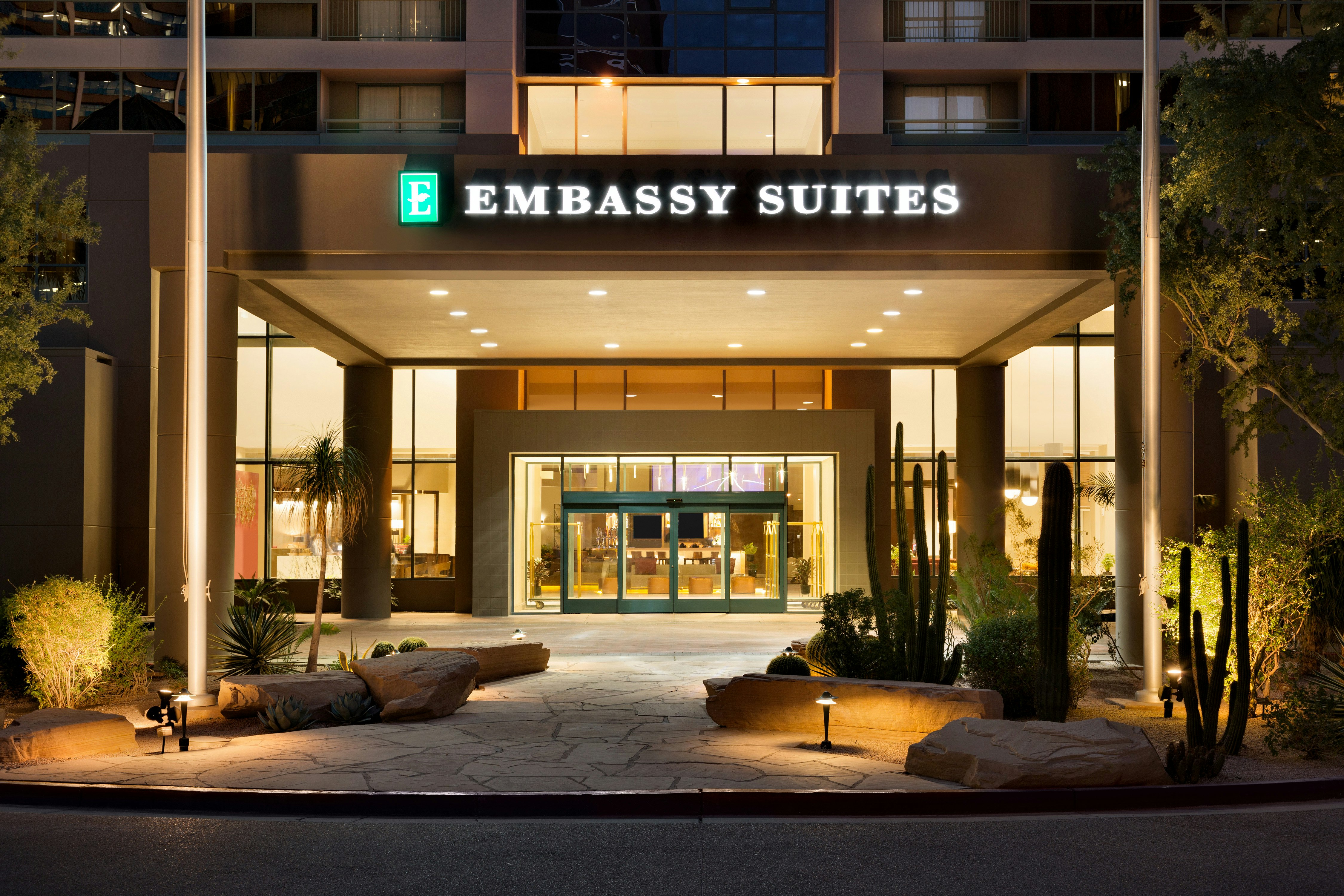 Embassy Suites By Hilton Phoenix Downtown North 2/70