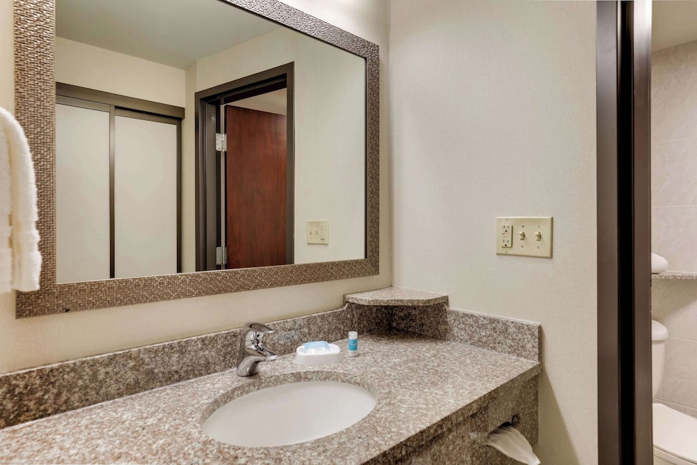 Drury Plaza Hotel Columbus Downtown 64/65