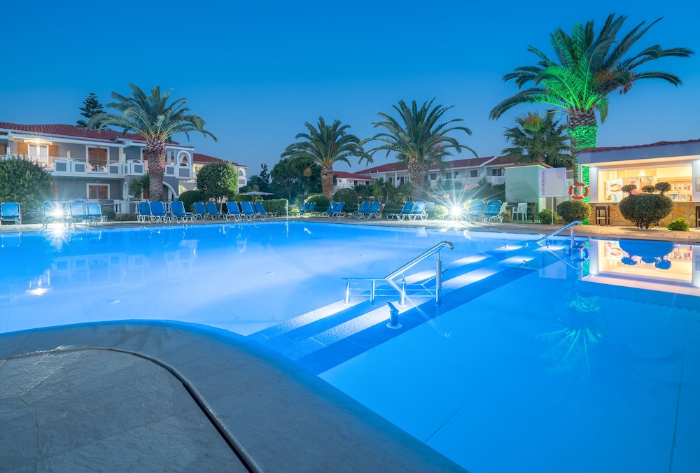 Golden Sun Hotel 13/28