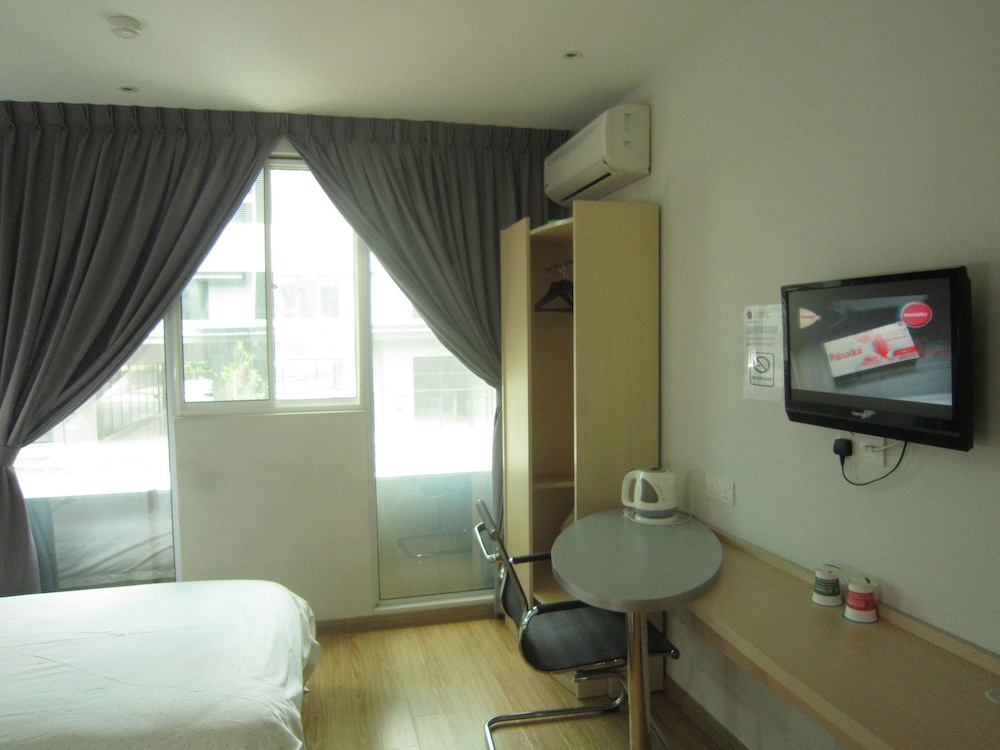 City Comfort Inn Puchong 32/56