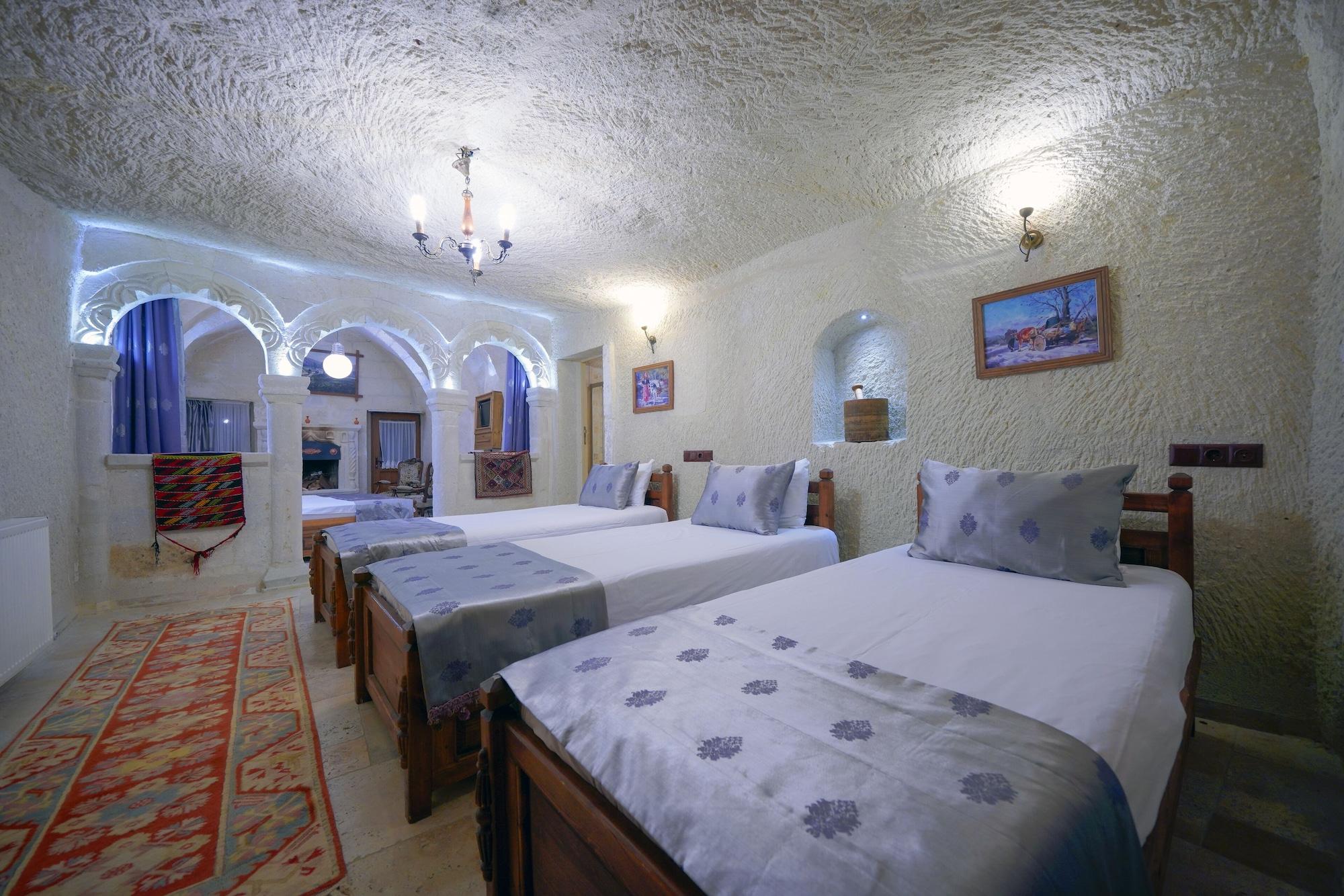 Cave, Family, Suite, Balcony