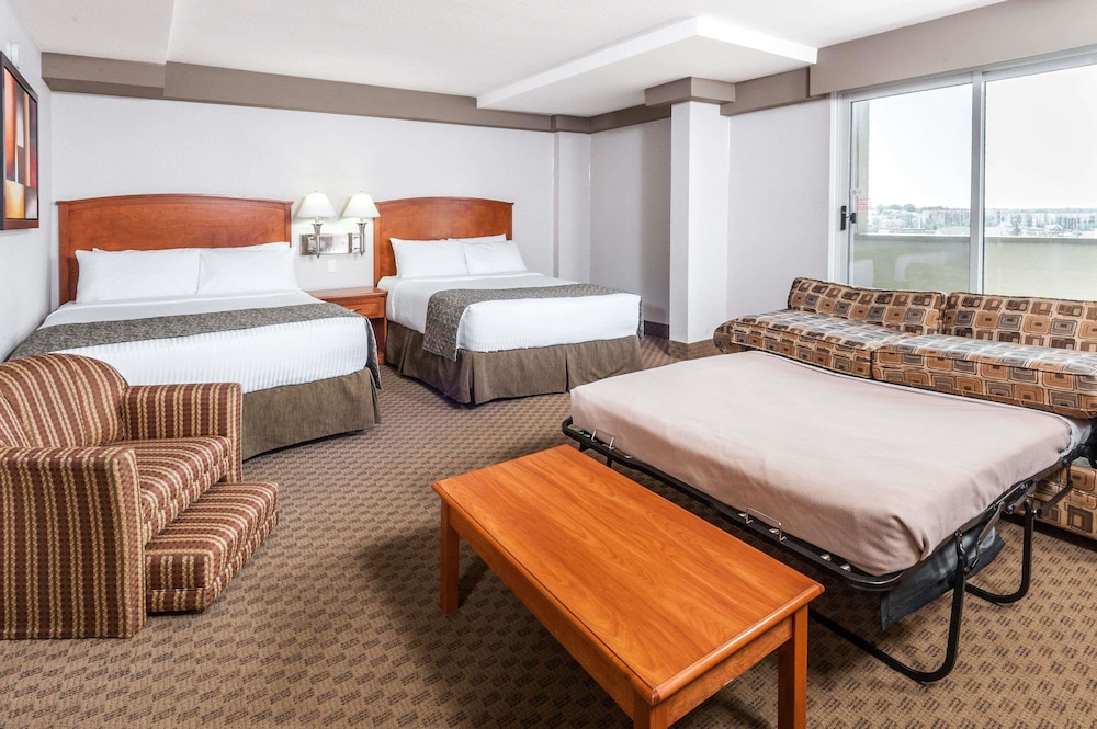 Ramada By Wyndham Edmonton South 18/33