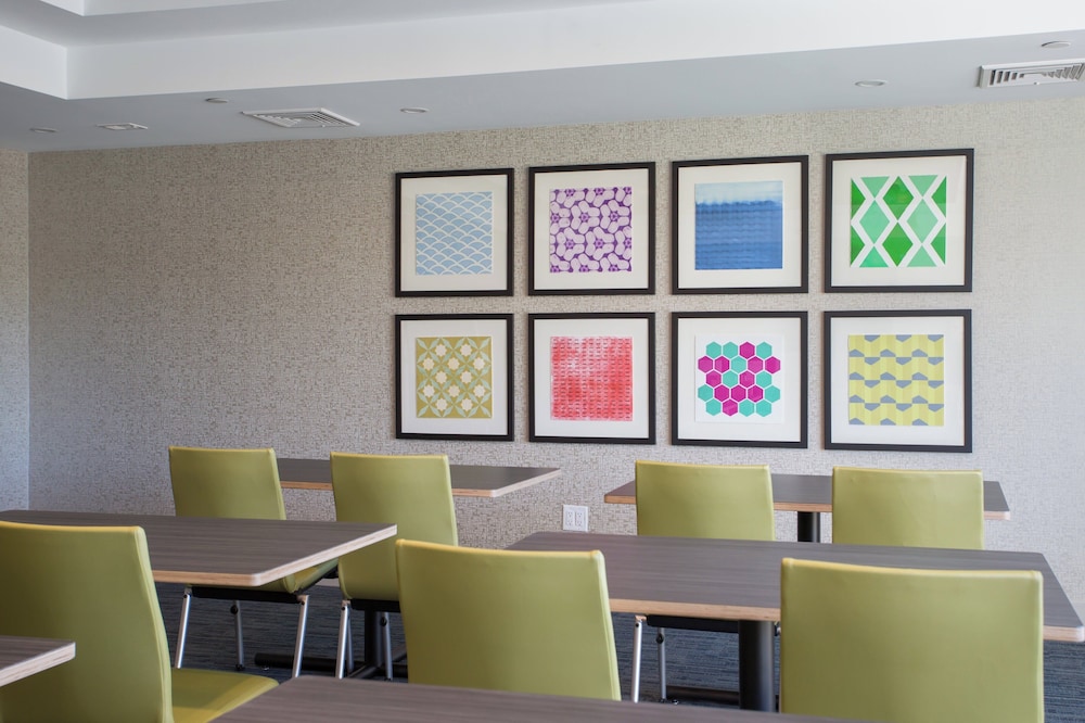 HOLIDAY INN EXPRESS CHELMSFORD 61/65