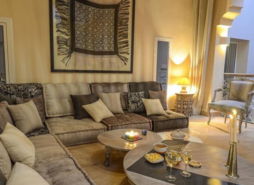 Riad Ayni 34/53