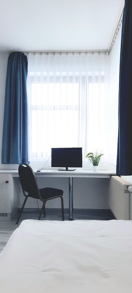 Central-Hotel Tegel 33/50
