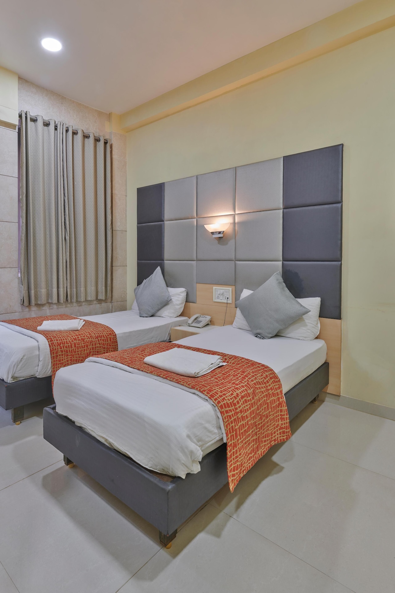 STANDARD, TWIN BEDS