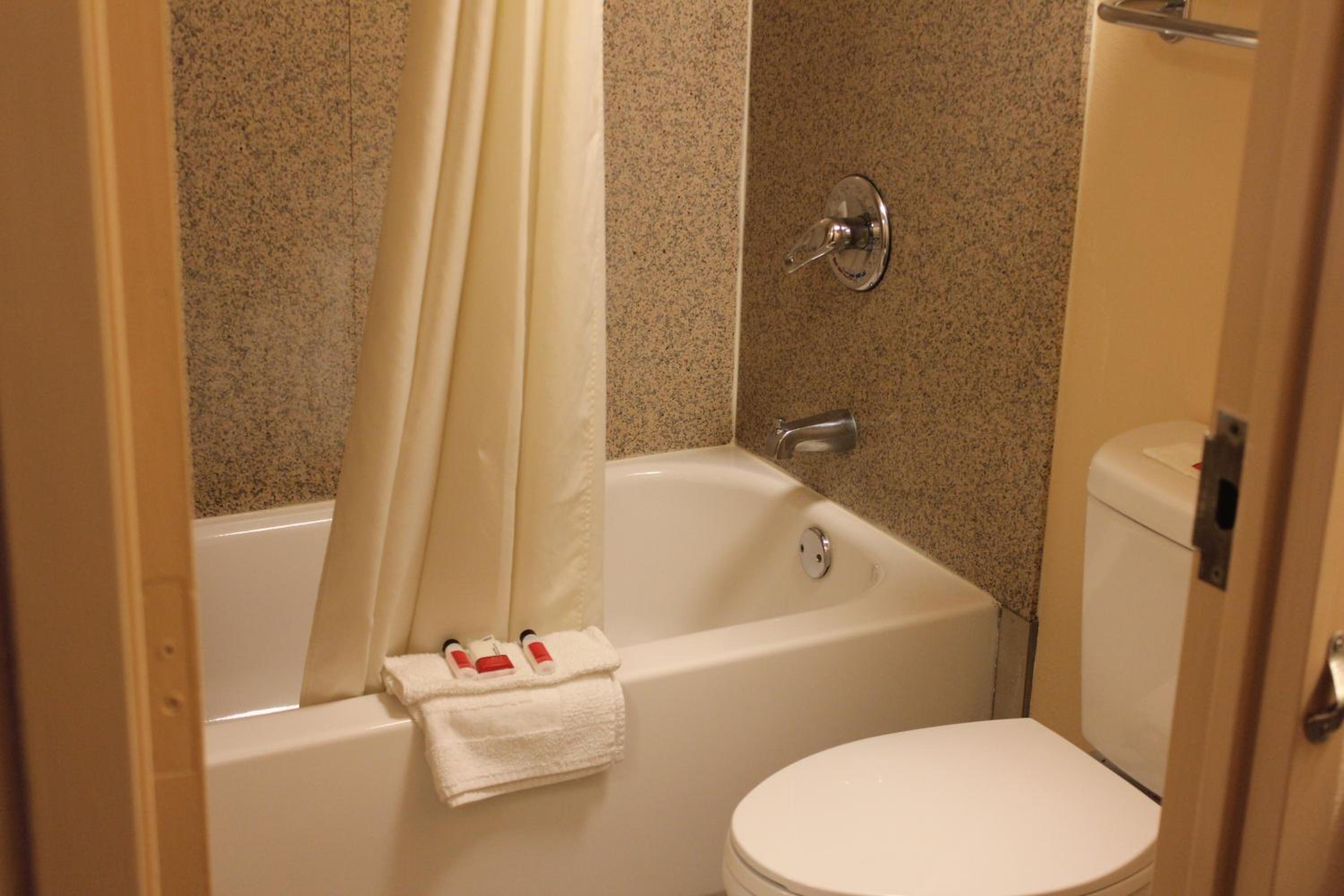 Super 8 By Wyndham Laurel, MD 24/26