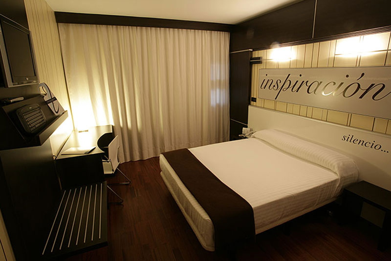 ROOM, SINGLE, DOUBLE BED