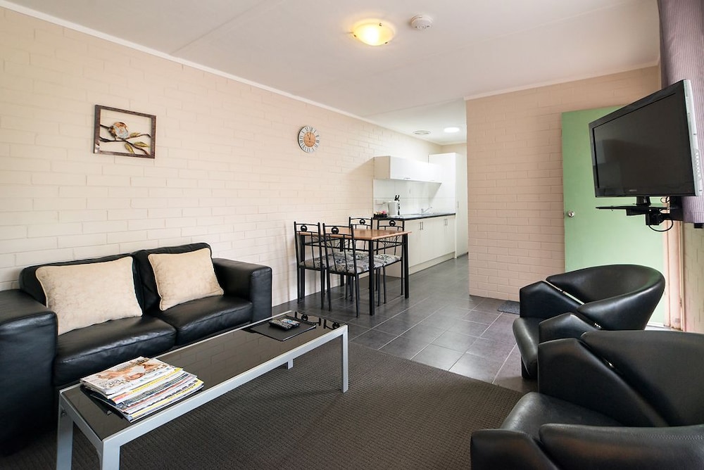 GRAMPIANS VIEW COTTAGES AND UNITS 43/64