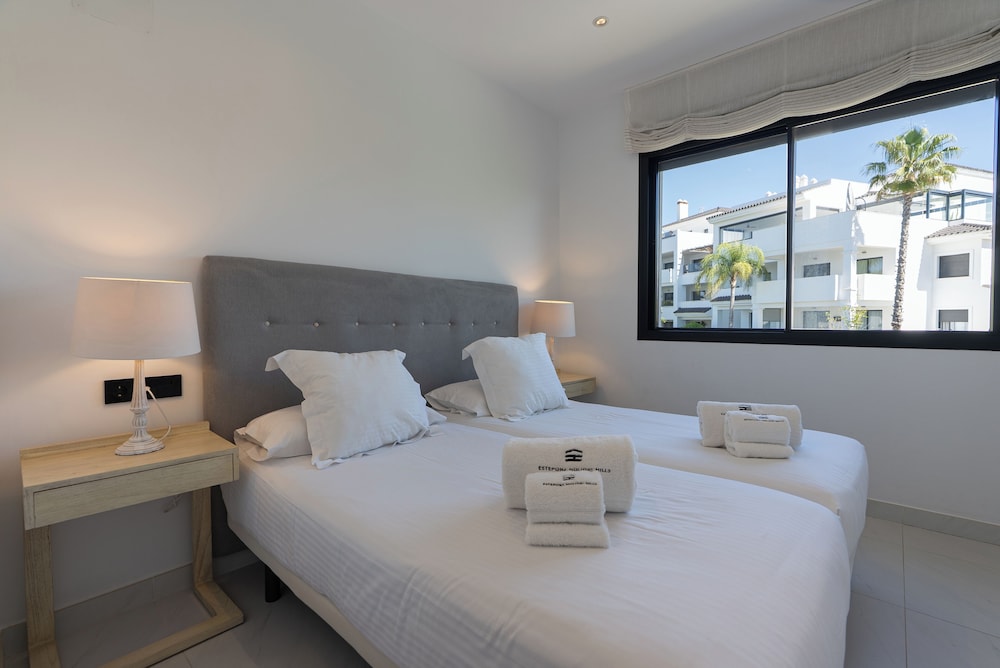 Semi Room, 2 Bedrooms, Junior, Penthouse, Double and Twin Beds, Terrace، ESTEPONA HOLIDAY HILLS 4/10