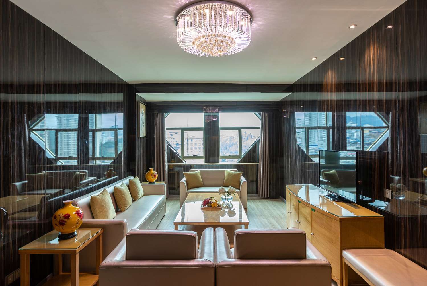 Ramada Encore by Wyndham Kaili West 10/15