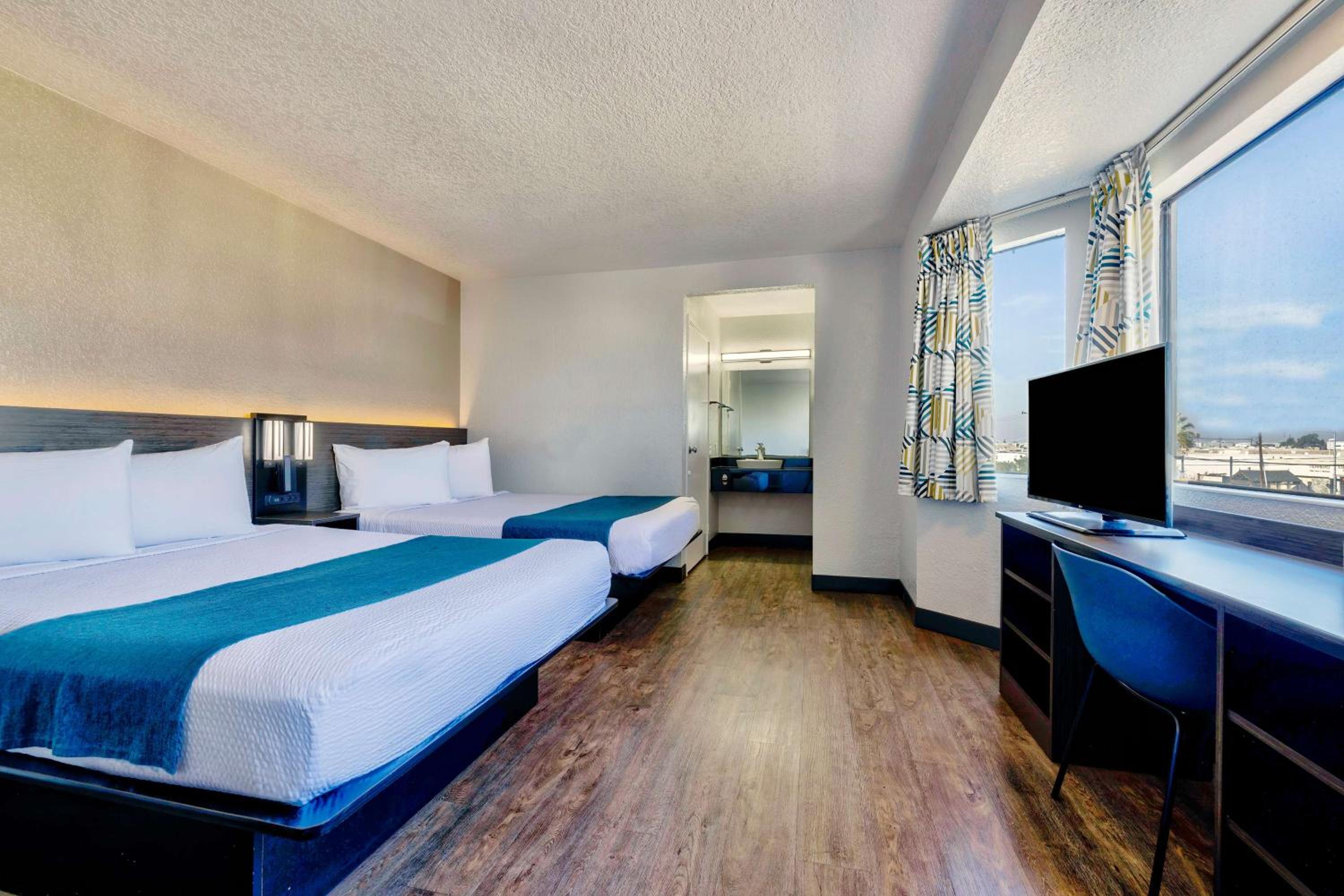 1 Full Bed - Smoking