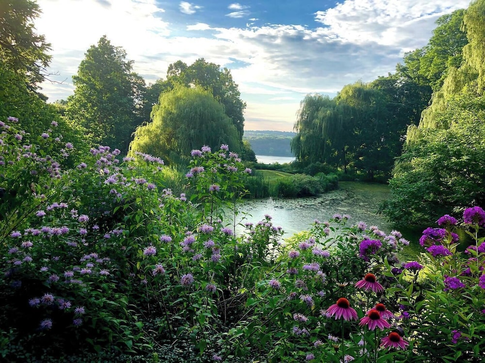 Buttermilk Falls Inn 41/51