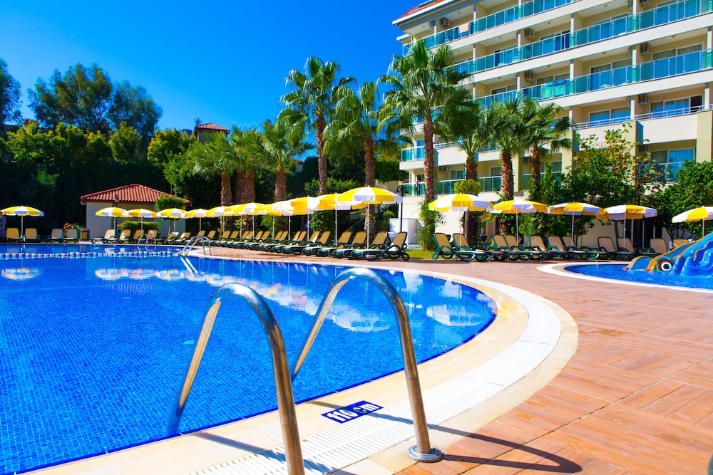 Gardenia Beach Hotel 12/28