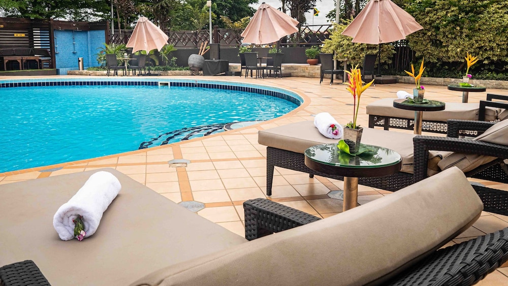 Oak Plaza East Airport Hotel 43/47