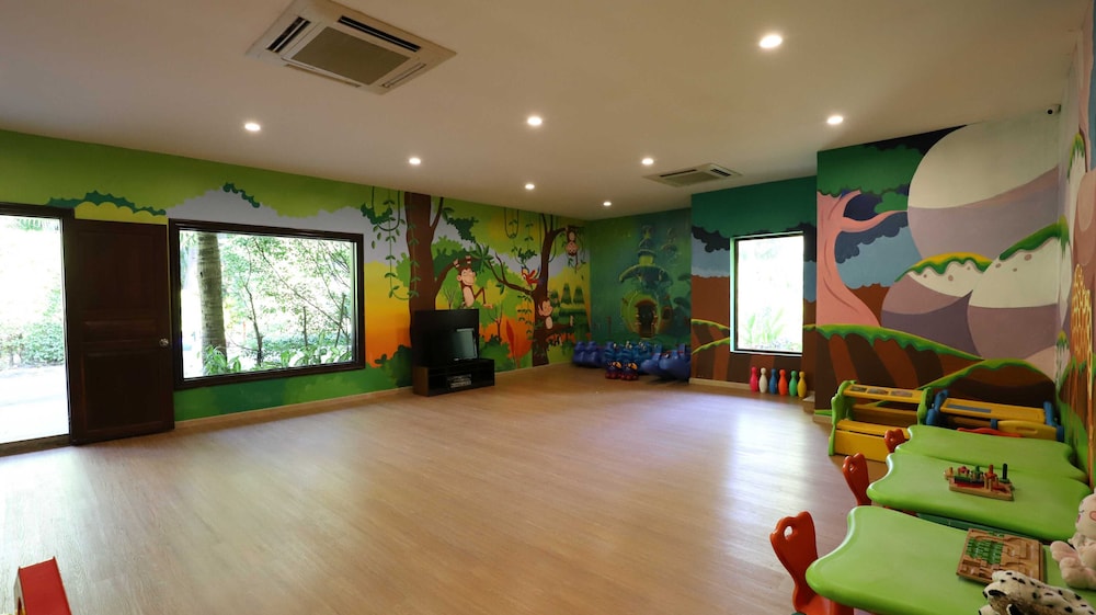 Diamond Bay Resort & Spa 63/74