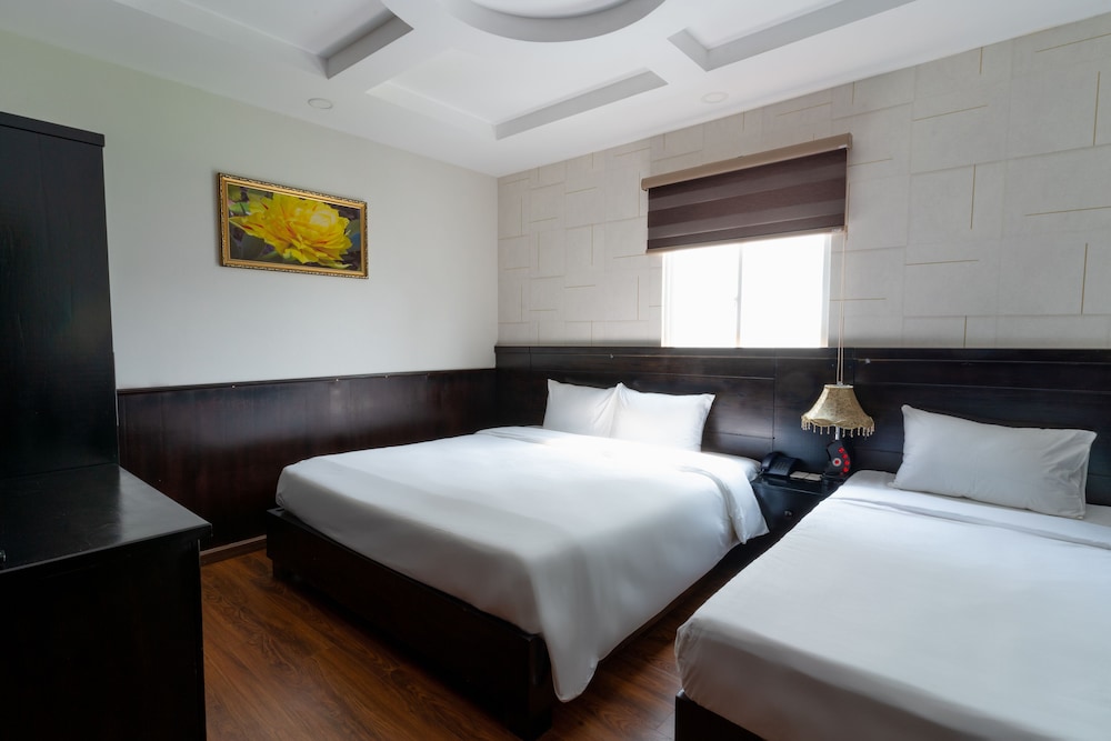 Queen Central Hotel 15/60