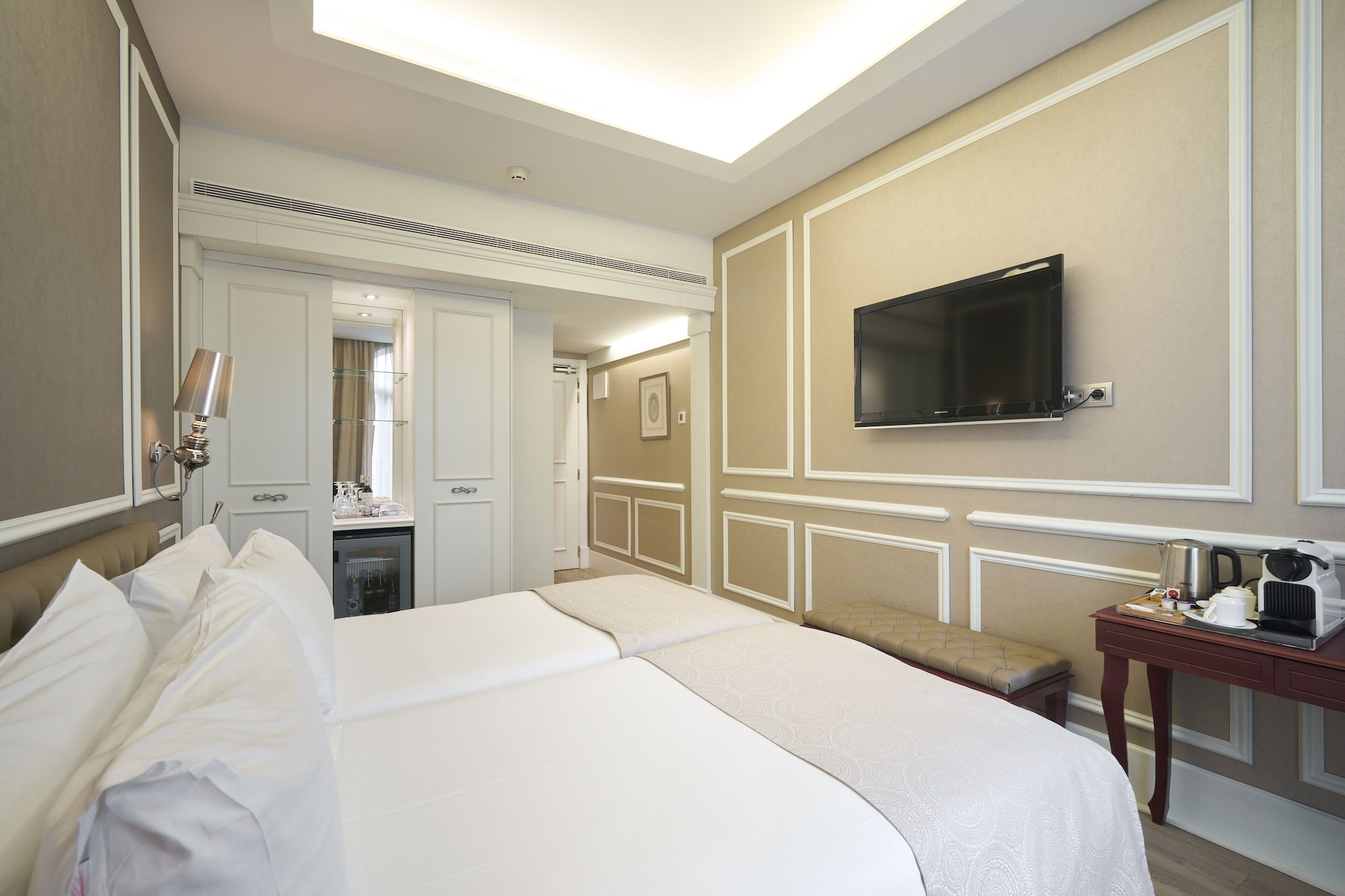 ROOM, SINGLE, DOUBLE BED