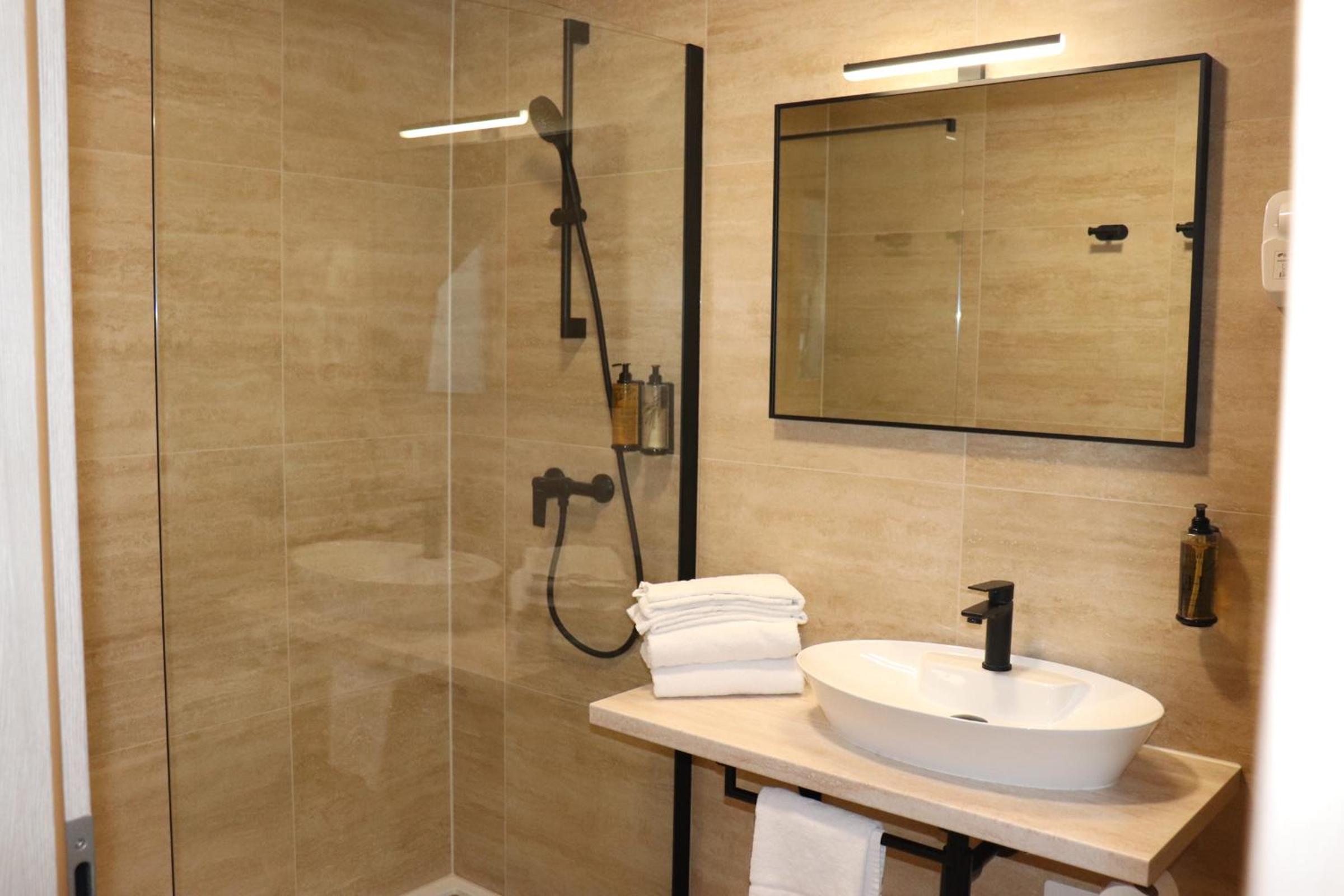 Room, Double Bed, Attic، Hotel Evropa Celje 5/9