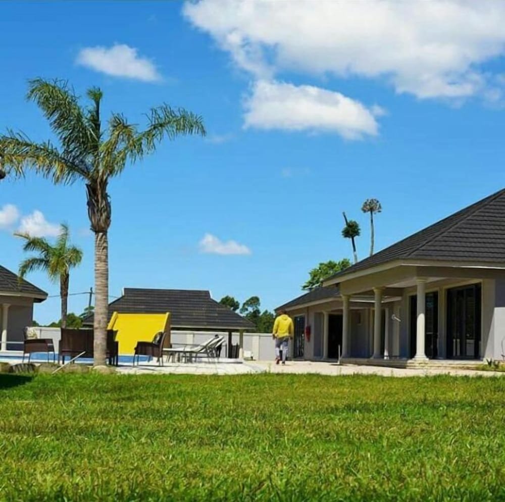 Aloe Lifestyle Hotel 34/39
