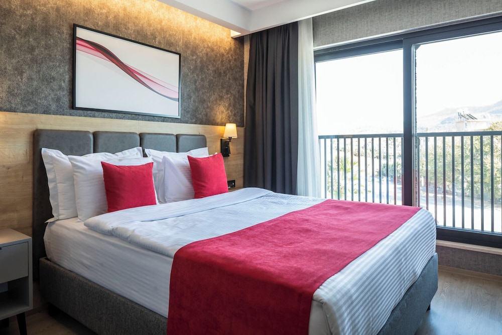STANDARD, SINGLE BED, LAND SIDE