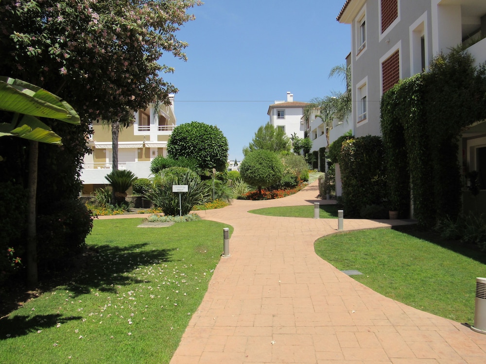 Cortijo Del Mar Resort 46/50