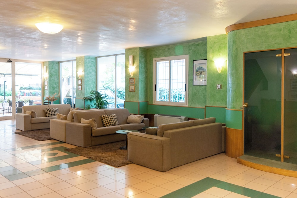 Hotel Aiglon 47/73