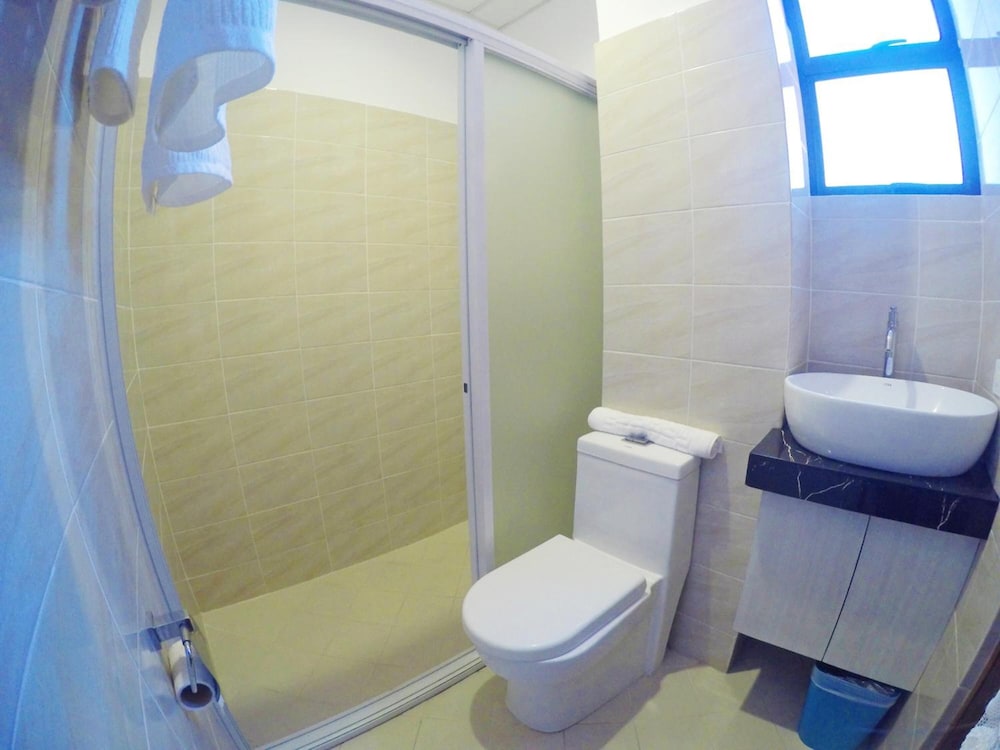 Golden Gate Suites 63/65