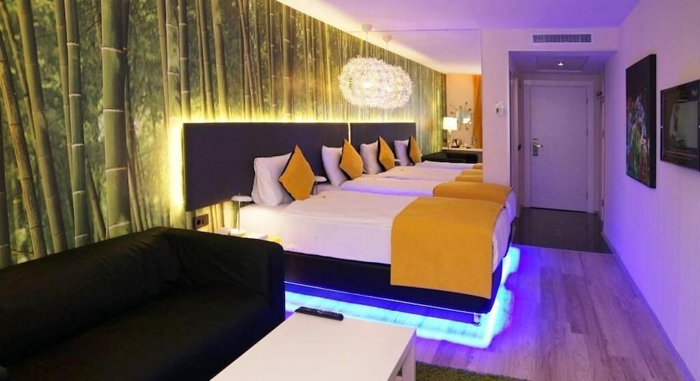 Tempo Suites Airport 18/47