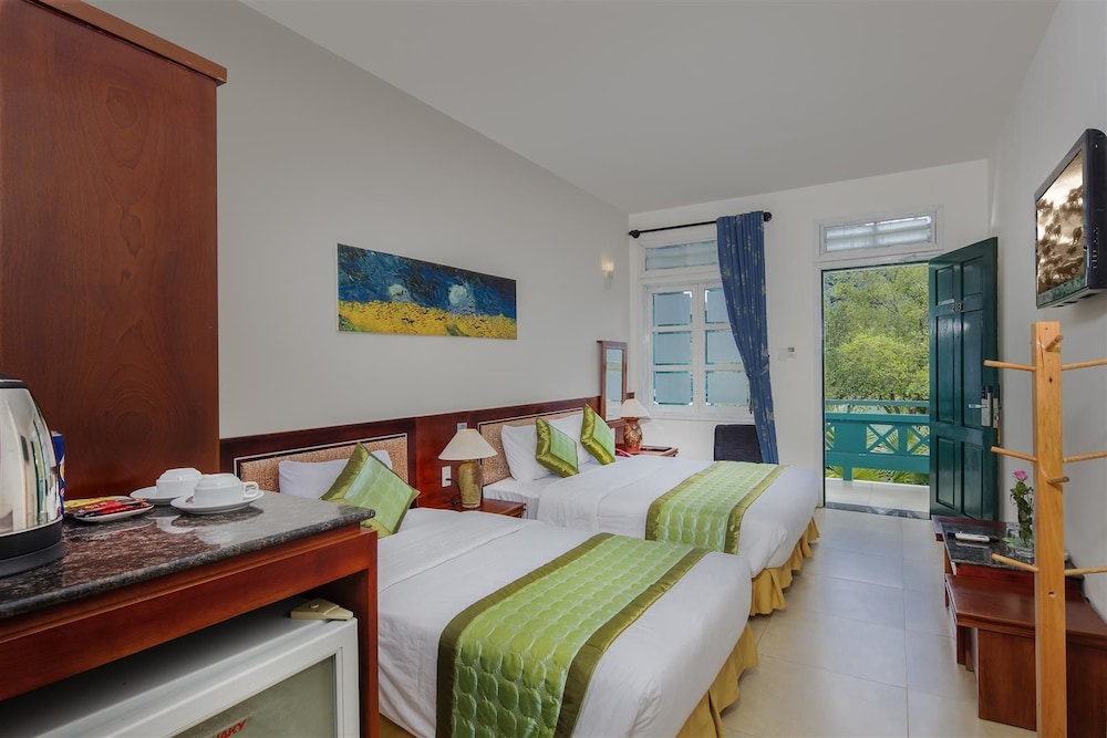 Sai Gon Phong Nha Hotel 9/28