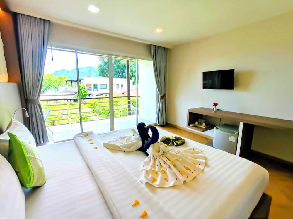 Phi Phi Rimlay Resort 12/48