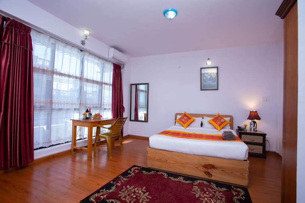 2 BEDROOMS, DELUXE, DOUBLE OR TWIN BED