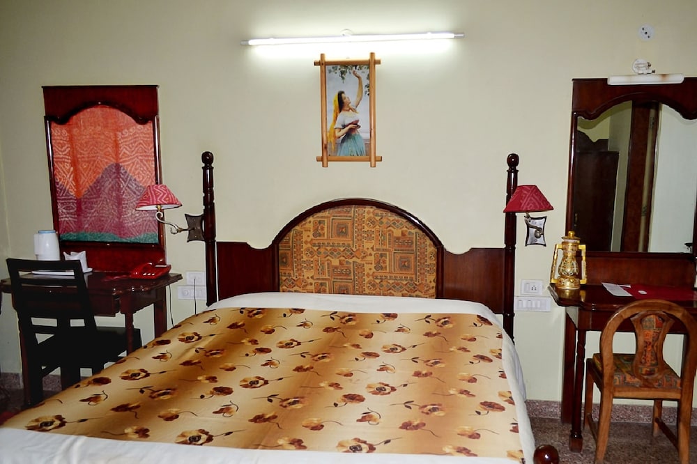 MAHADEV PALACE. 11/26