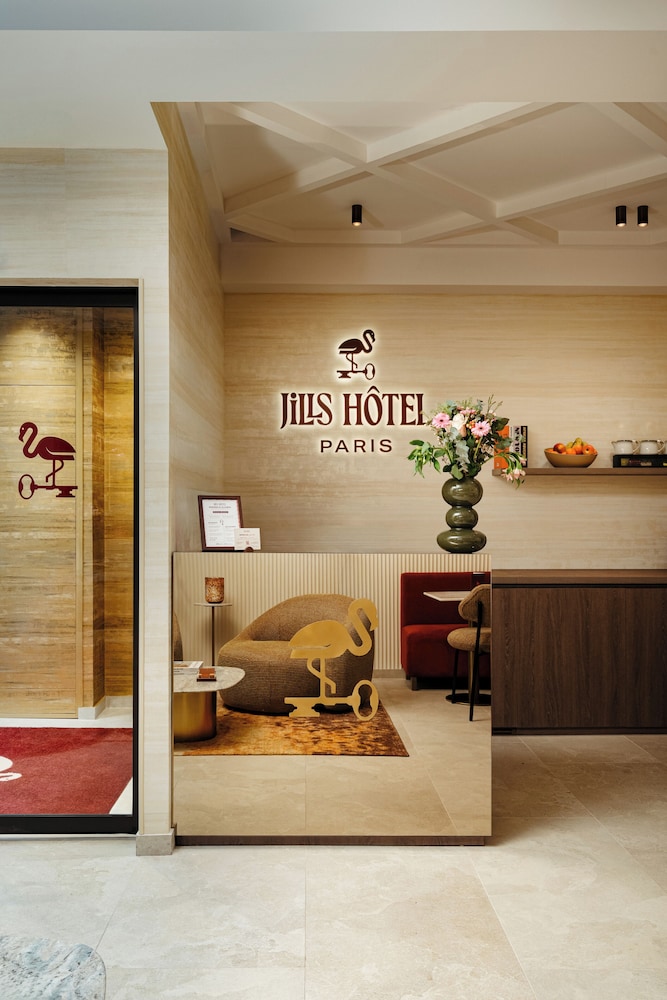 Jills Hotel 2/37