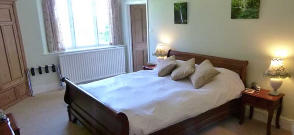 Collaven Manor Hotel 10/78