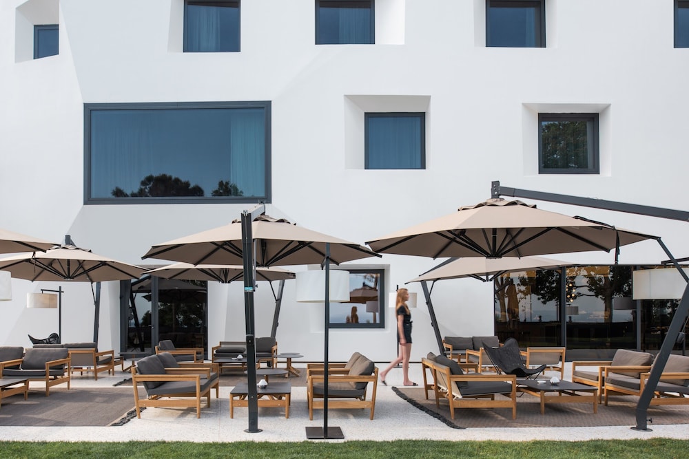 Briig Boutique Hotel 64/72