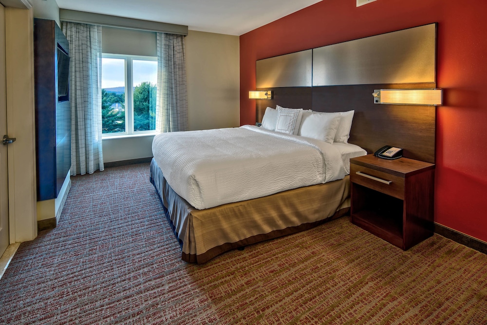 Residence Inn Blacksburg University 10/37