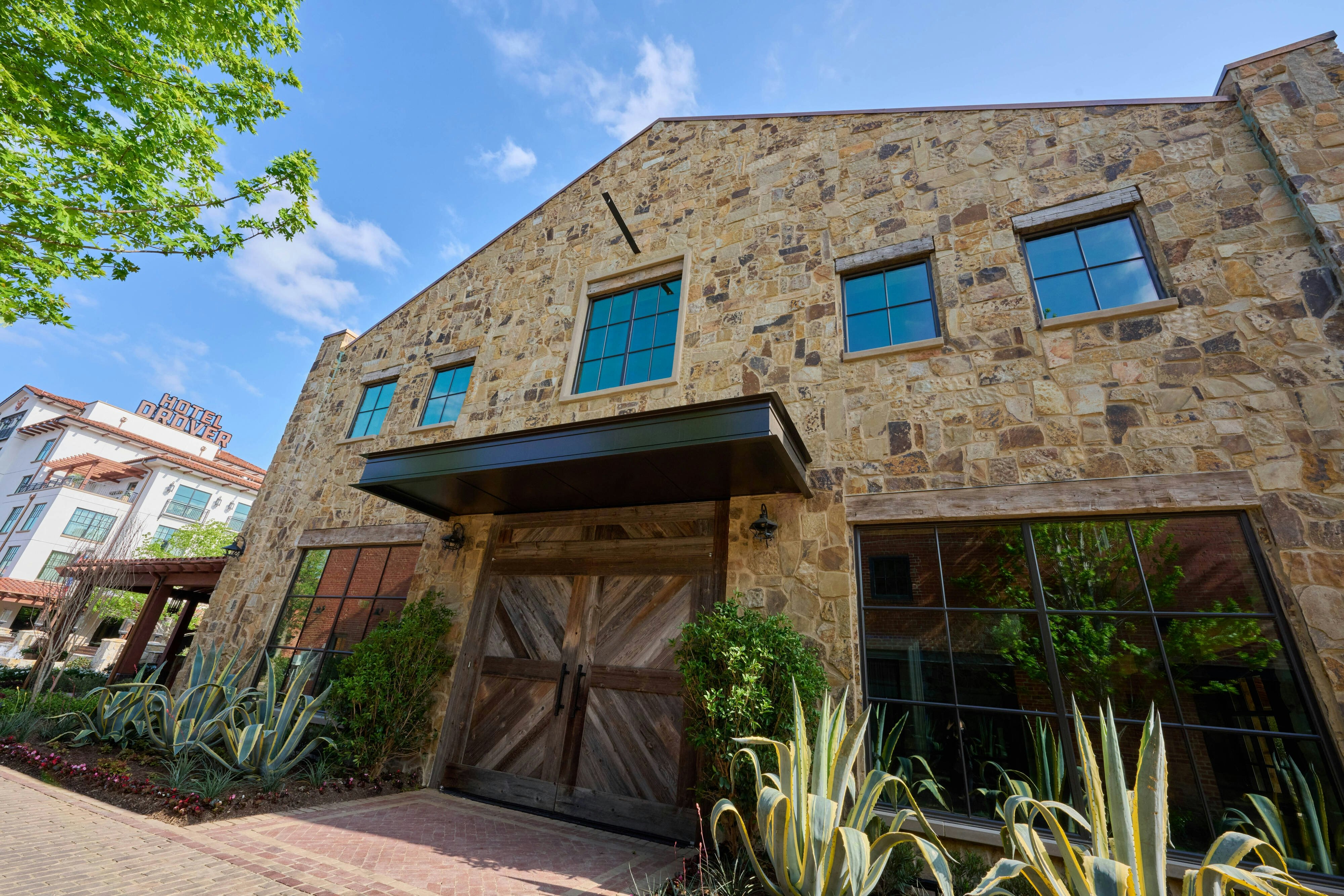 Hotel Drover, Autograph Collection 3/50