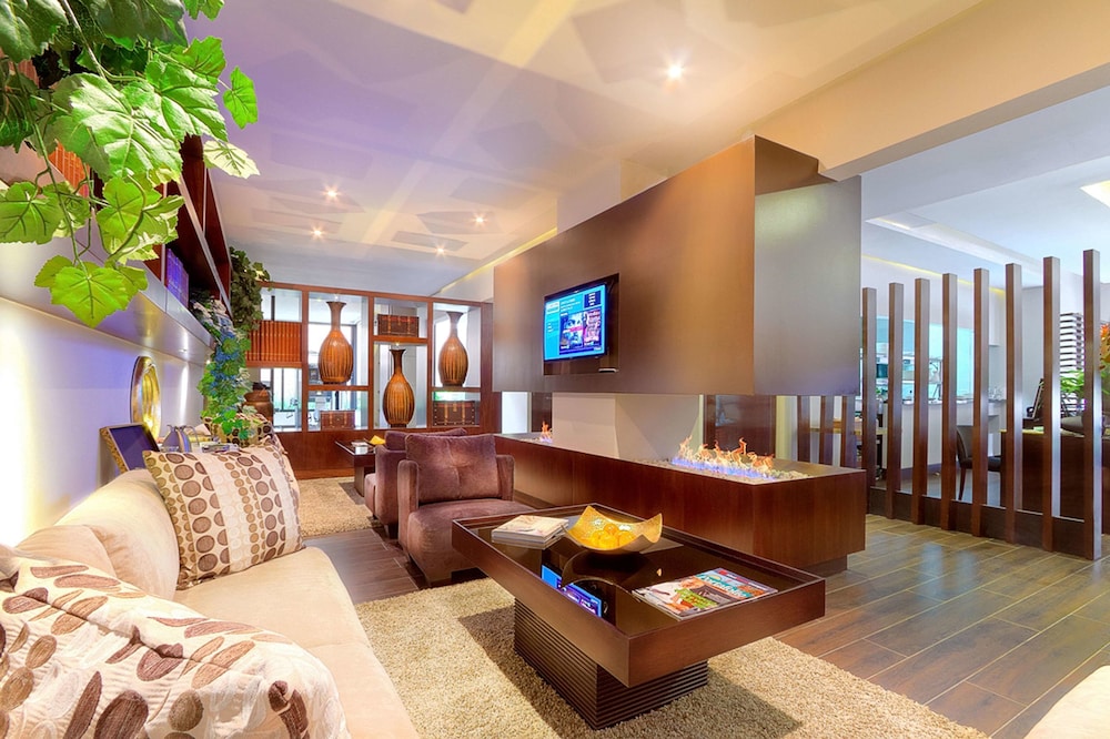 Hotel 93 Luxury Residences 46/69