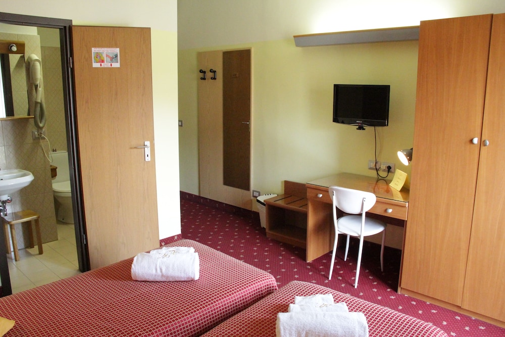 Hotel Lugano 12/28