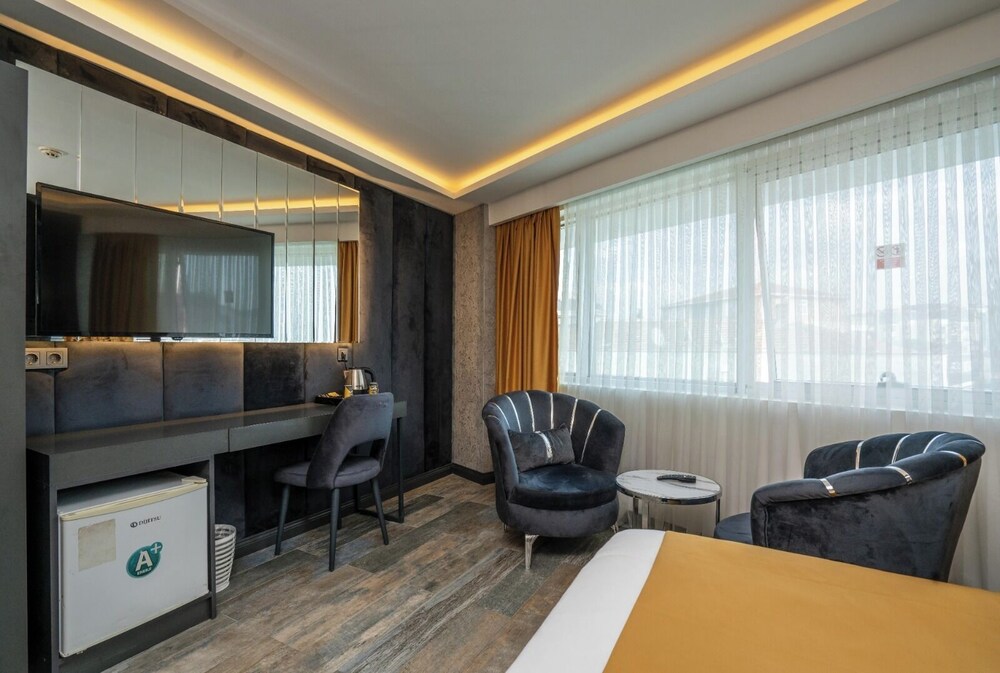 Eva Otel 40/50