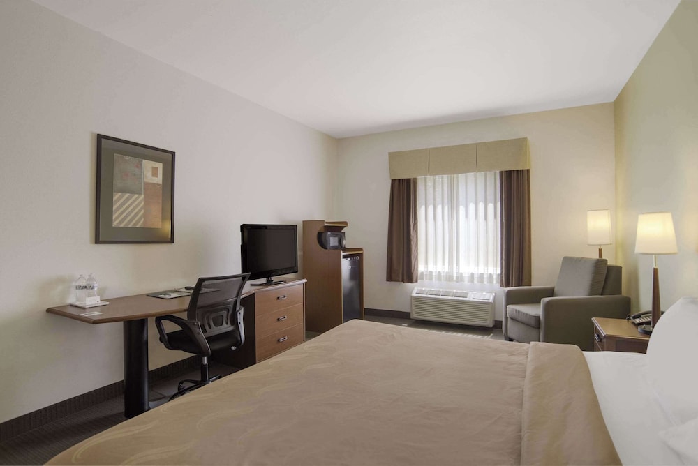 Quality Inn & Suites Chambersburg Northeast 19/47