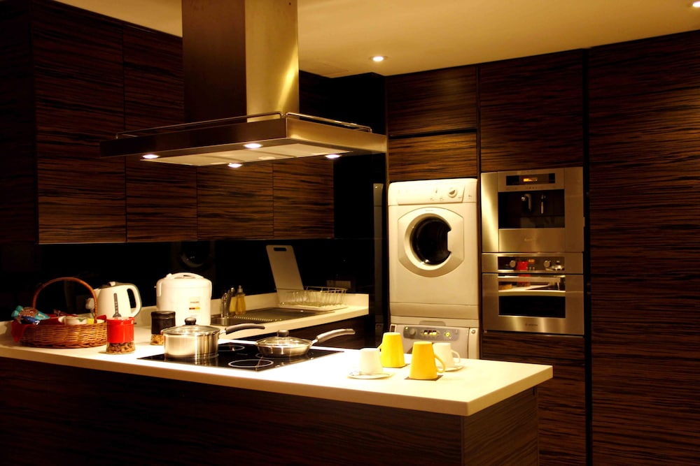 IIDL Suites 13/39