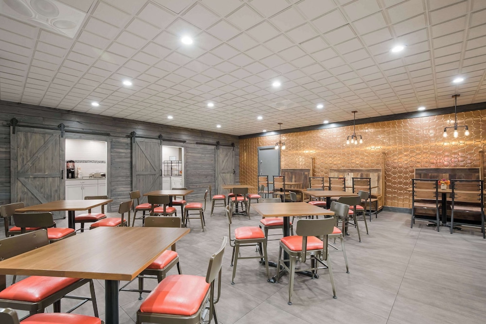 restaurant cafeteria