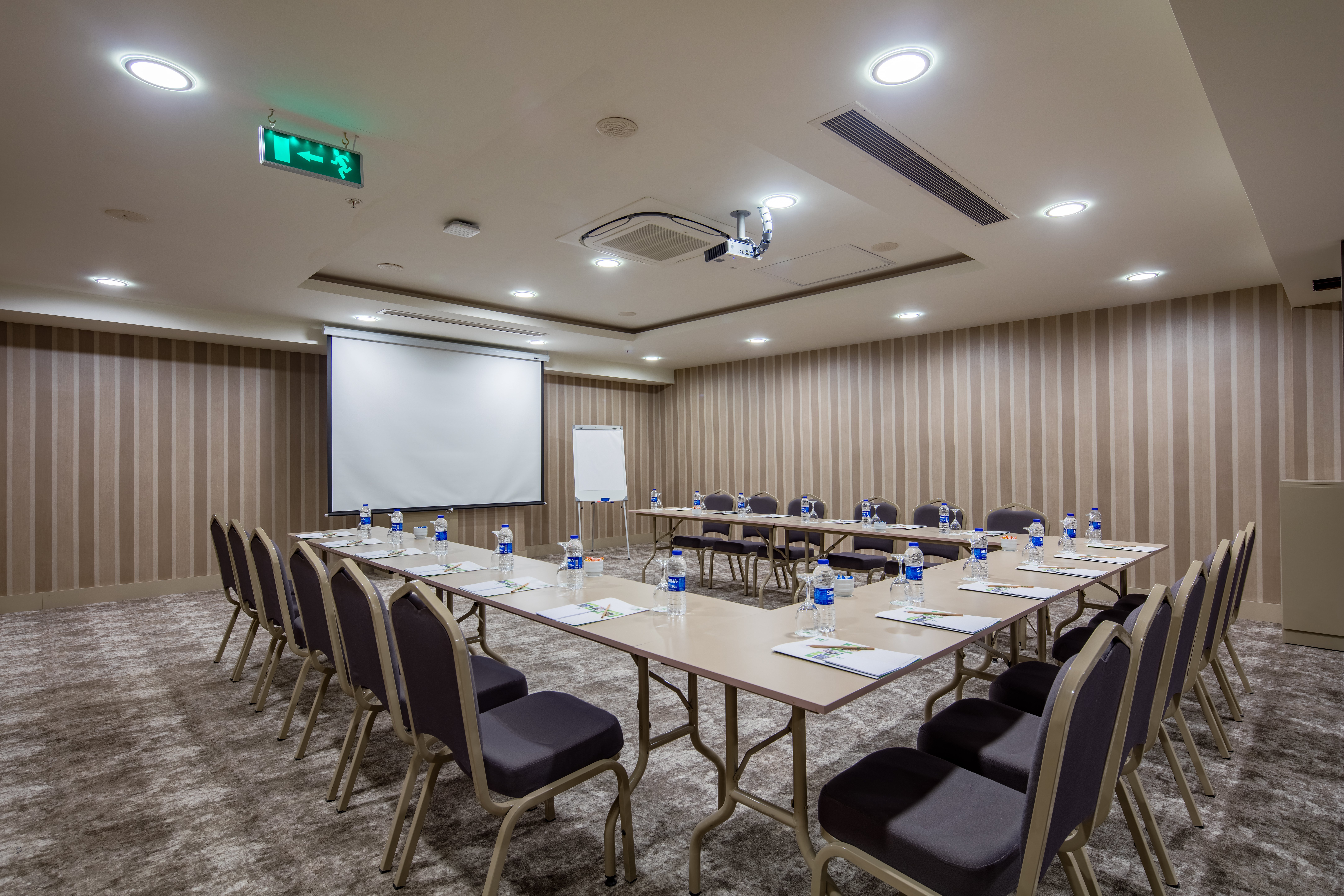 Holiday Inn Antalya - Lara 68/78