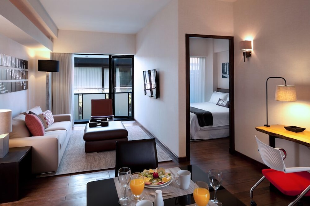 Las Suites 40/67