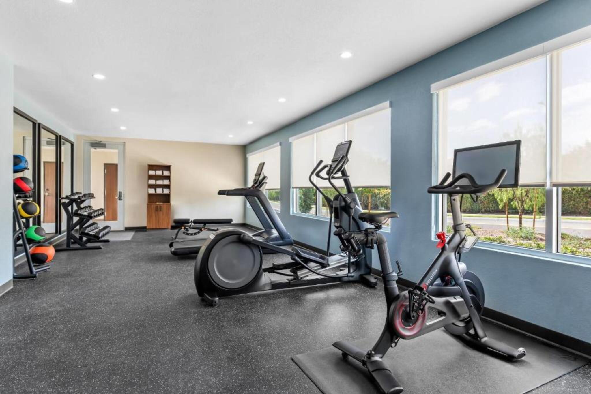 Everhome Suites Ontario Airport 23/39