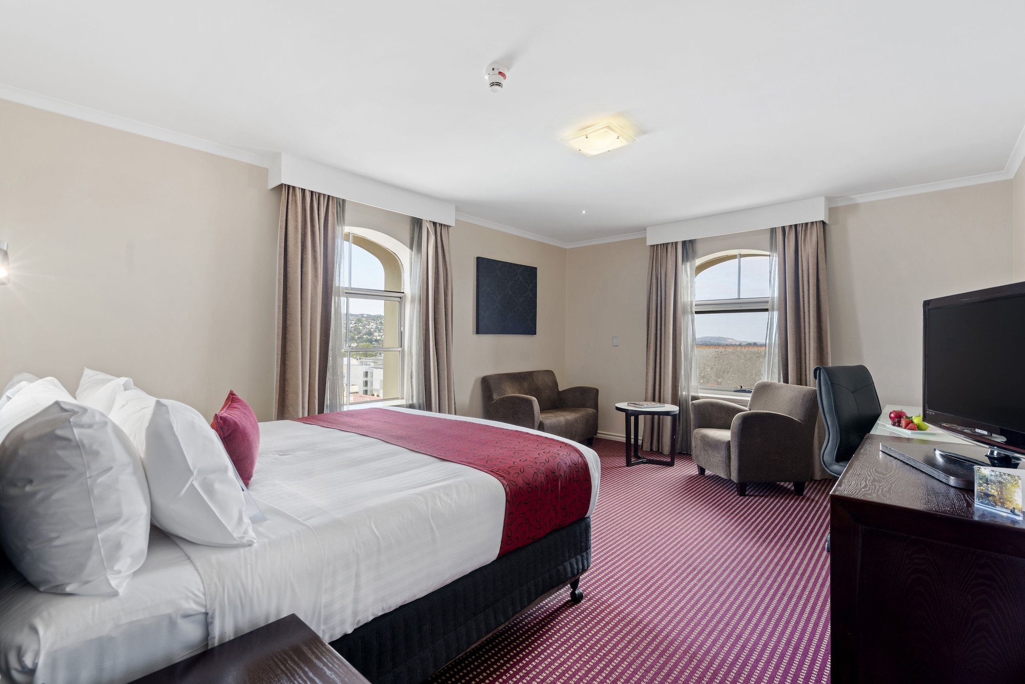 Executive, King Bed