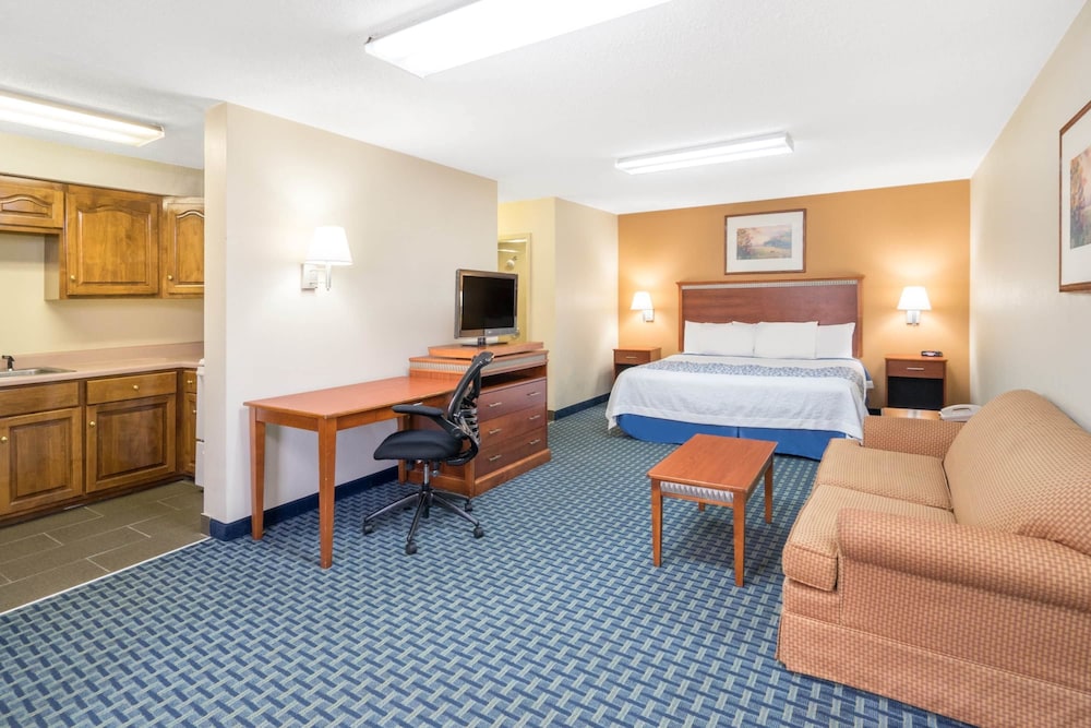 Days Inn By Wyndham Oak Grove/Ft. Campbell 18/32